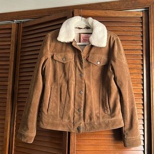 BNWOT Levi’s Sherpa lined jacket